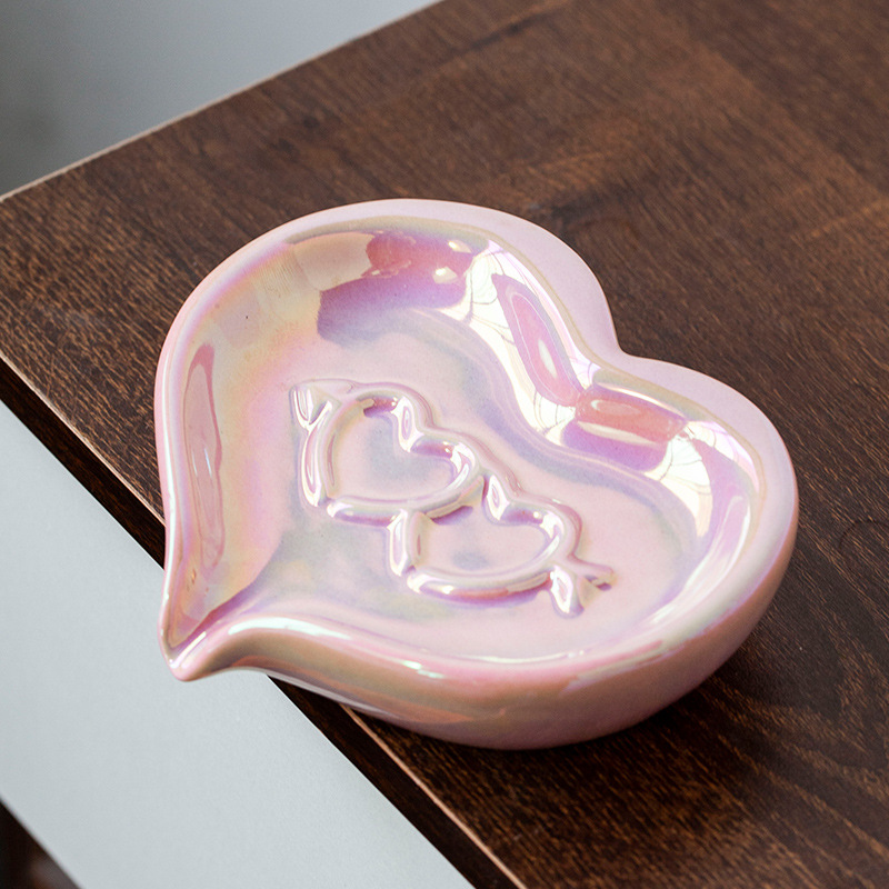 Home Center Bathroom Accessories - Ceramic Soap Dish Creative Heart-shaped Style